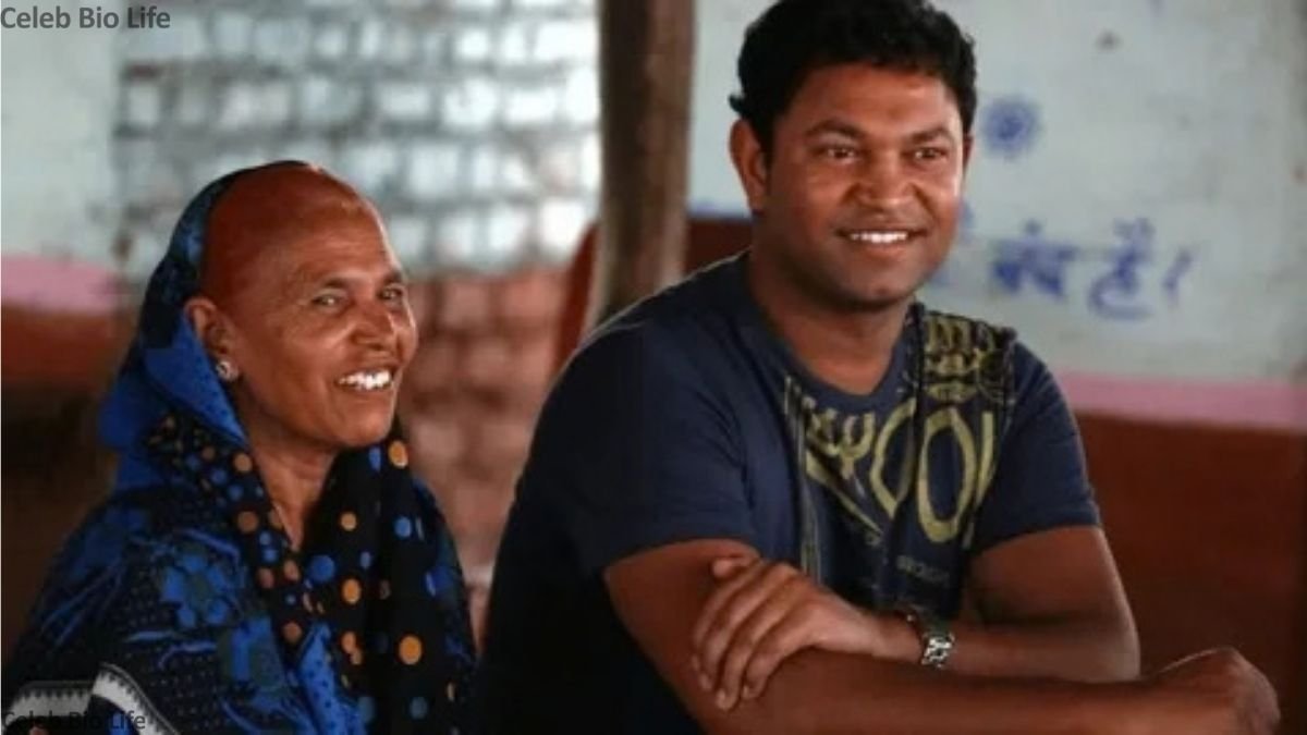 Saroo Brierley with his mother