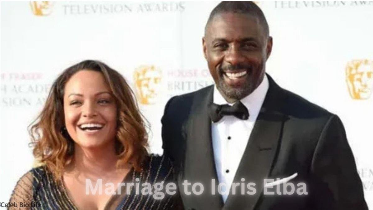 Couple smiling at a television awards event